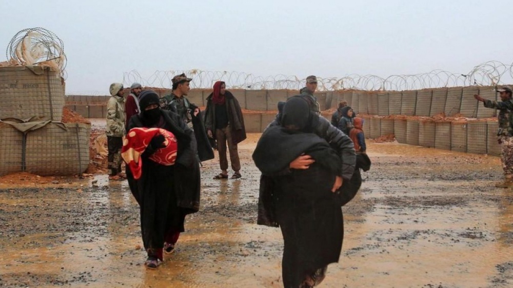 Over 200 refugees leave Rukban refugee camp