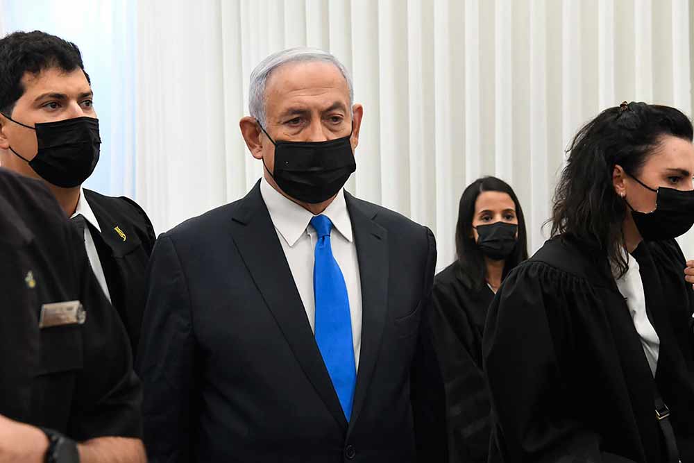 Israel, Bahrain leaders discuss Netanyahu visit, vaccine plant