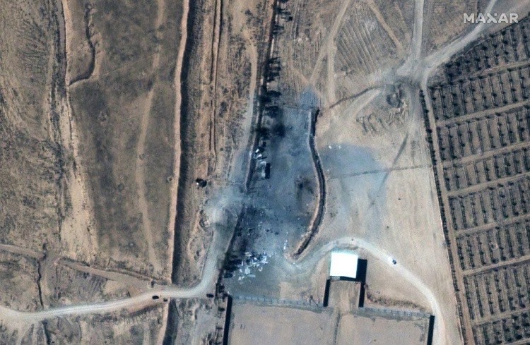 Satellite pics from Syria before/after airstrikes