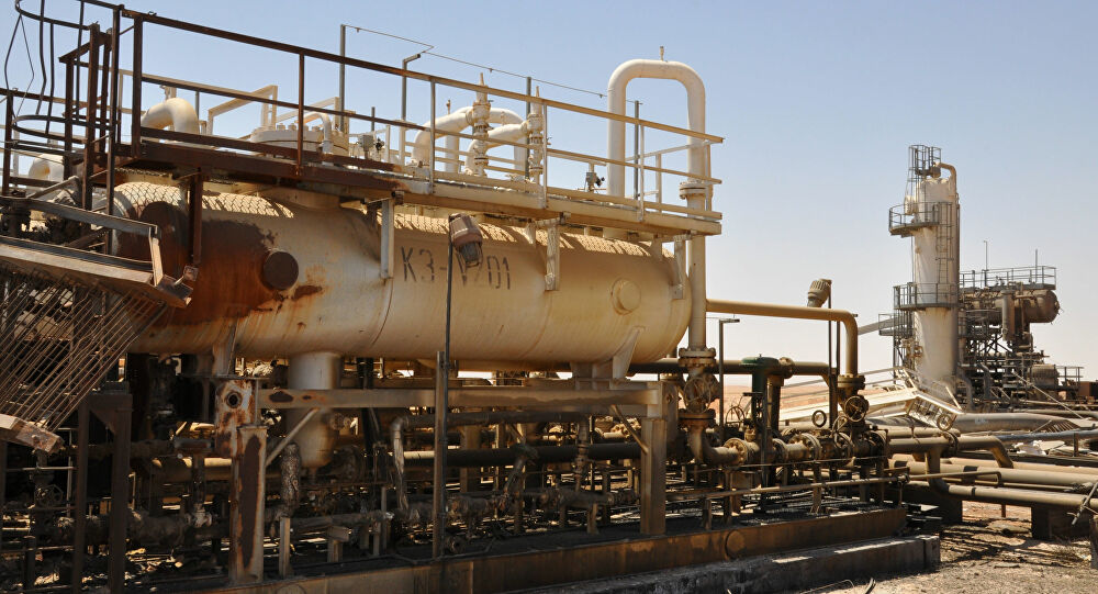 Oil tanker explosion stirs up huge fire in Homs