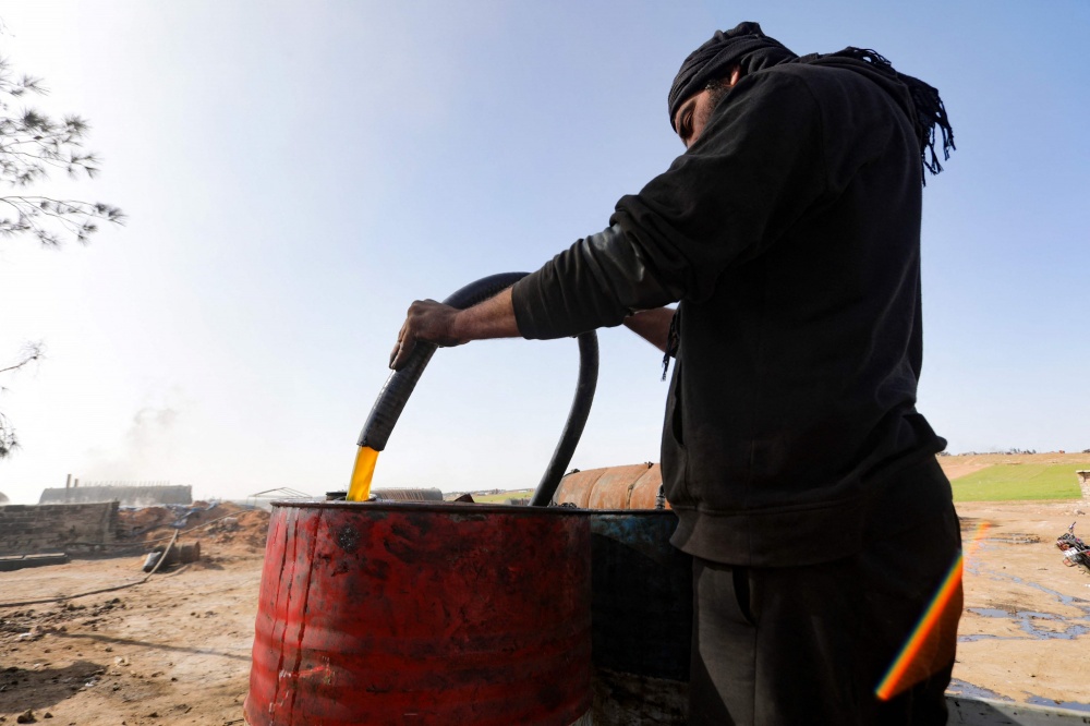 Suez Canal closure forces Syria to ration fuel