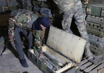 Security forces seize weapons and shells in Homs countryside