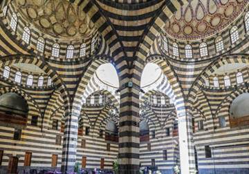 Khan As'ad Pasha: A Jewel of Mamluk and Ottoman Architecture Pulsing in Heart of Old Damascus