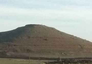 Israel pounds Tal al-Ahmar al-Sharqi in southern Quneitra