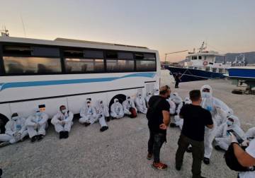 Migrant search and rescue in third day off Greek islands
