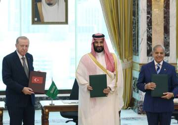 Saudi Arabia, Pakistan and Turkey sign Mecca Joint Defense Agreement