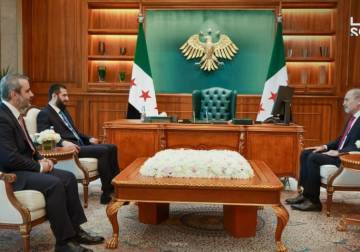 President al-Sharaa recieves Jordan’s Safadi in Damascus for talks