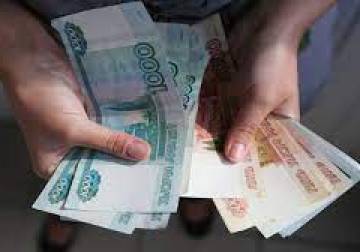 Russia's ruble has tumbled. What does it mean for the wartime economy?