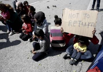 Five-year-old Syrian refugee stranded on Greek islet 'dies from scorpion sting'