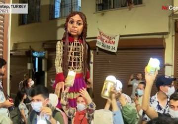 Puppet of young Syrian refugee embarks on 5,000-mile journey
