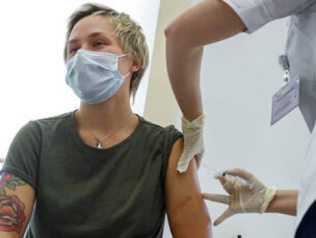 Moscow opens dozens of coronavirus vaccination centers