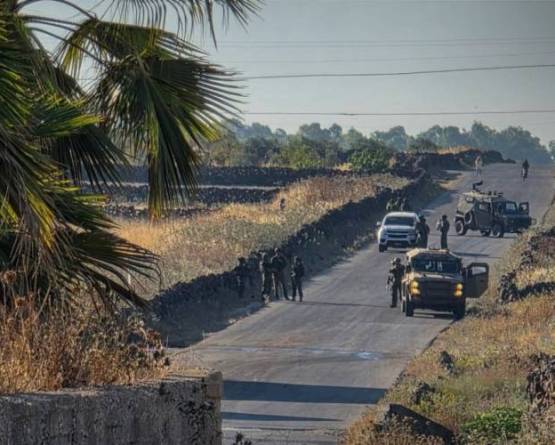 Israeli occupation forces raid southern Quneitra, set up military checkpoint