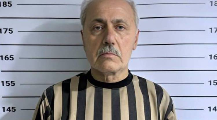 Damascus seizes funds of former Assad office director and family